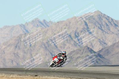 media/Dec-01-2025-Moto Forza (Mon) [[2daa91e15f]]/3-Beginner Group/Session 4 Turn 9/